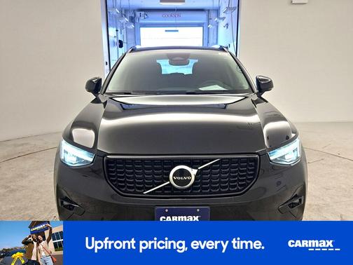 2023 Volvo XC40 B5 Plus Bright Theme