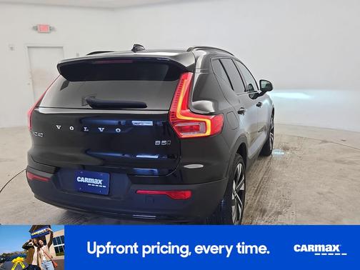 2023 Volvo XC40 B5 Plus Bright Theme