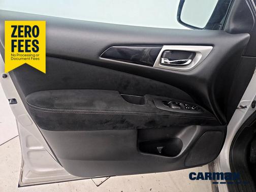 Silver 2015 Nissan Pathfinder Platinum