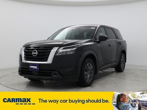 2024 Nissan Pathfinder S