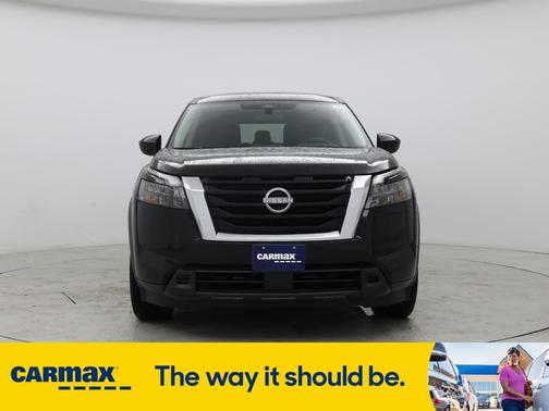 2024 Nissan Pathfinder S