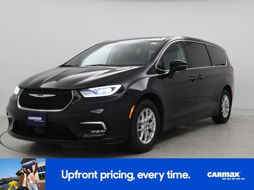 Black 2023 Chrysler Pacifica Touring L