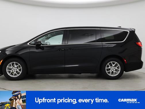 Black 2023 Chrysler Pacifica Touring L