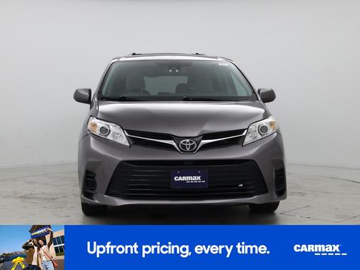 2019 Toyota Sienna LE
