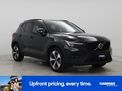 2023 Volvo XC40 B5 Plus Bright Theme