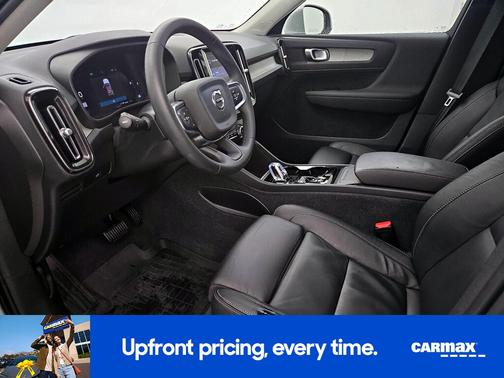 2023 Volvo XC40 B5 Plus Bright Theme