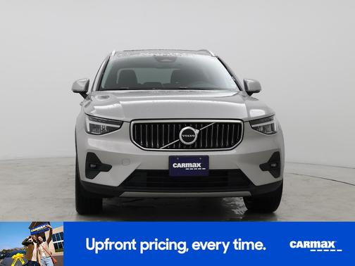 2023 Volvo XC40 B5 Plus Bright Theme