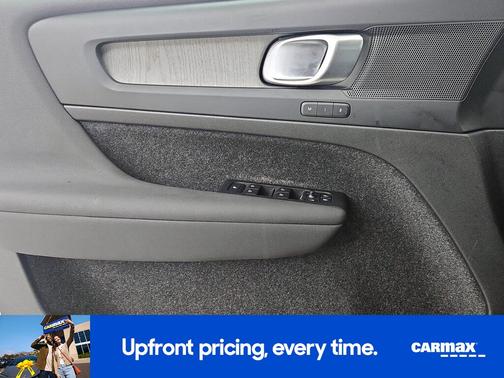 2023 Volvo XC40 B5 Plus Bright Theme