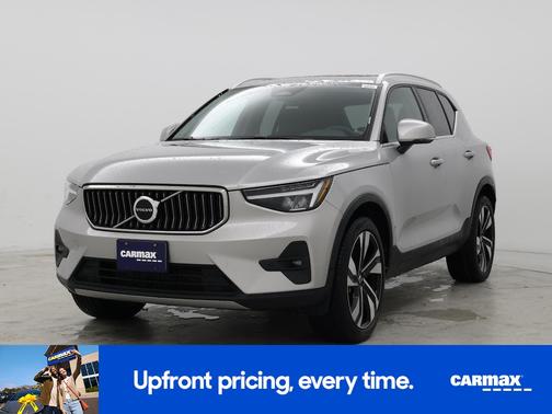 2023 Volvo XC40 B5 Plus Bright Theme