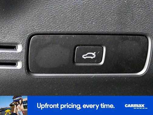 2023 Volvo XC40 B5 Plus Bright Theme