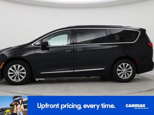 Black 2018 Chrysler Pacifica Touring L