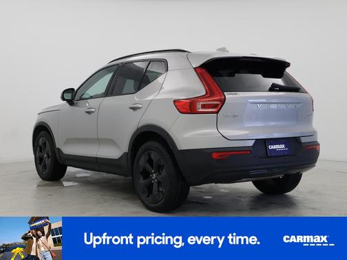 2023 Volvo XC40 B5 Plus Dark Theme
