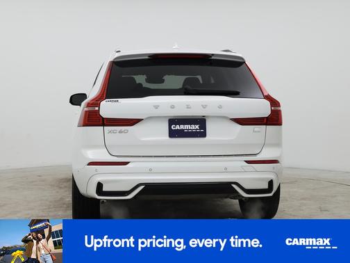 2024 Volvo XC60 Recharge Plug-In Hybrid T8 Plus Dark Theme