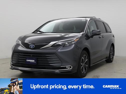 2025 Toyota Sienna Platinum
