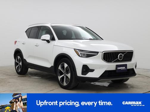 2023 Volvo XC40 B5 Plus Bright Theme