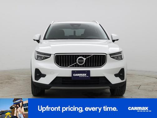 2023 Volvo XC40 B5 Plus Bright Theme