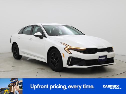 White 2025 Kia K5 LXS
