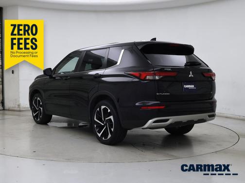 Black 2023 Mitsubishi Outlander SE