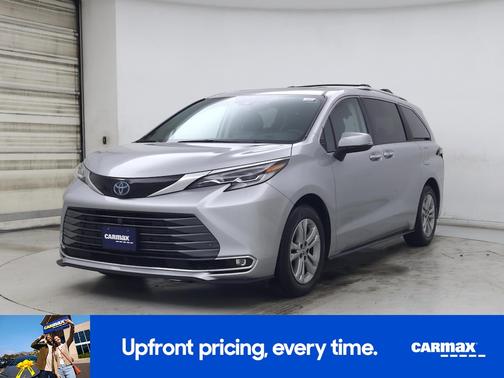 Silver 2022 Toyota Sienna Platinum