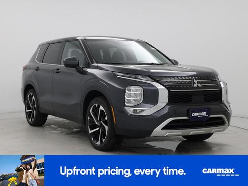 Gray 2024 Mitsubishi Outlander SE