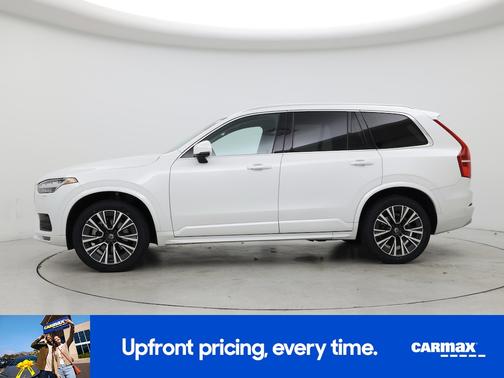 2022 Volvo XC90 T6 Momentum