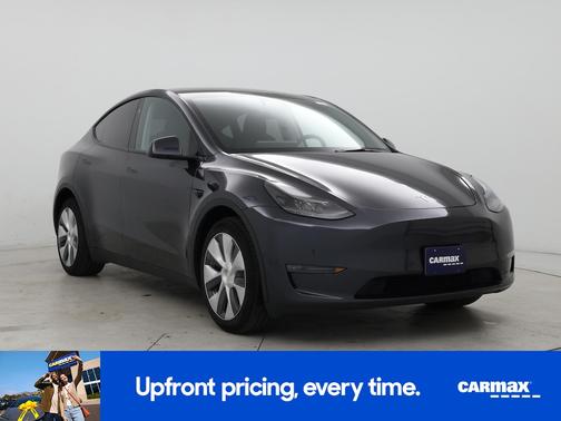 Gray 2024 Tesla Model Y Long Range