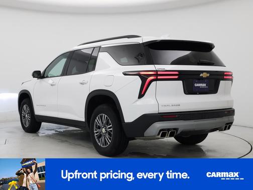 White 2025 Chevrolet Traverse LT