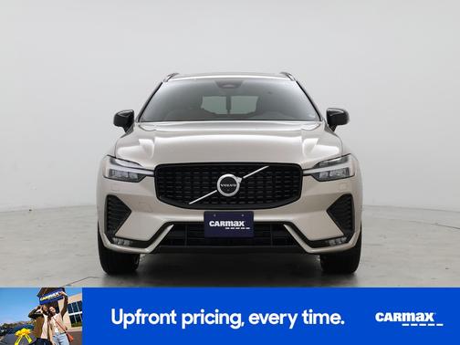 2023 Volvo XC60 B5 Plus Dark Theme