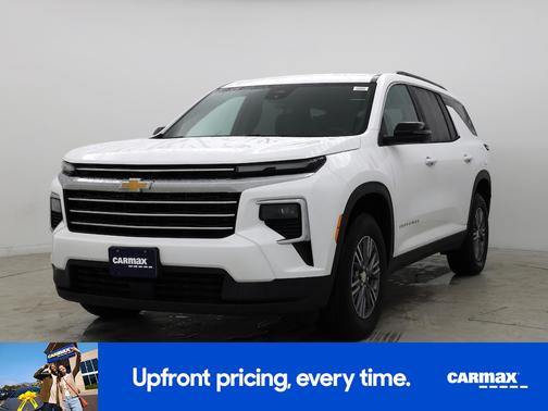 White 2025 Chevrolet Traverse LT