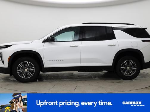 White 2025 Chevrolet Traverse LT