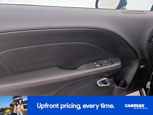 2017 Dodge Challenger SXT Plus