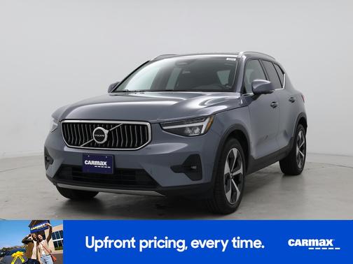 2023 Volvo XC40 B5 Plus Bright Theme