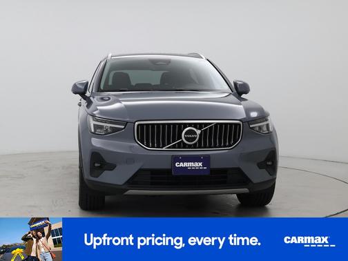 2023 Volvo XC40 B5 Plus Bright Theme