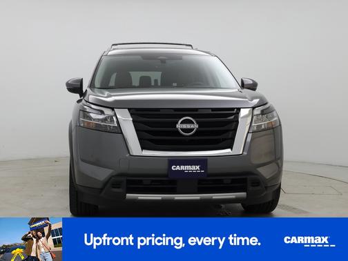 Gray 2023 Nissan Pathfinder Platinum