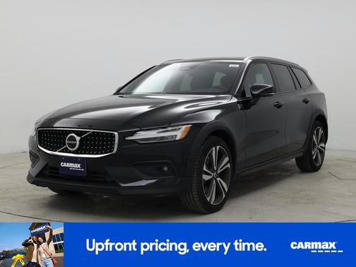 2025 Volvo V60 Cross Country B5 Plus