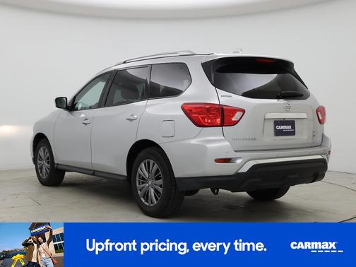 2019 Nissan Pathfinder SV