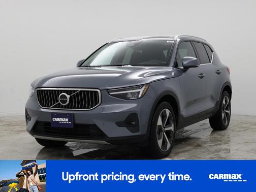 2023 Volvo XC40 B5 Plus Bright Theme