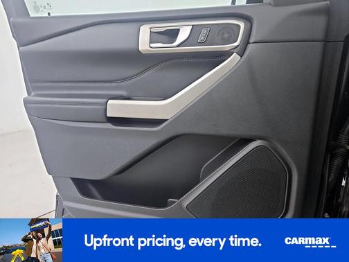 Black 2022 Ford Explorer XLT