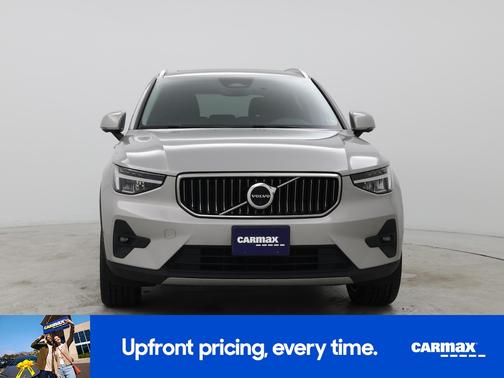 2023 Volvo XC40 B5 Plus Bright Theme