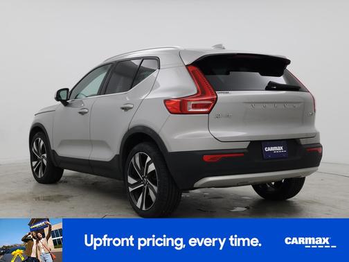 2023 Volvo XC40 B5 Plus Bright Theme
