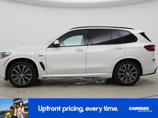 White 2022 BMW X5 PHEV XDrive45e