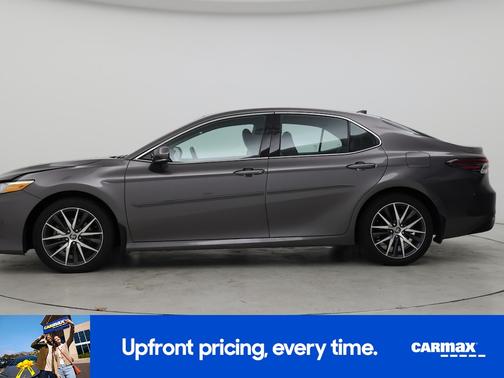 2022 Toyota Camry Hybrid XLE