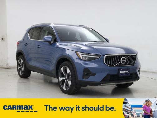 2024 Volvo XC40 B5 Plus Bright Theme