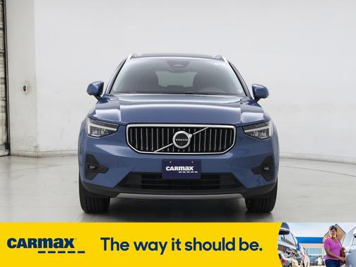 2024 Volvo XC40 B5 Plus Bright Theme