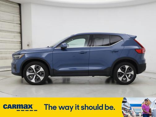 2024 Volvo XC40 B5 Plus Bright Theme