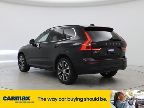 2022 Volvo XC60 B5 Momentum