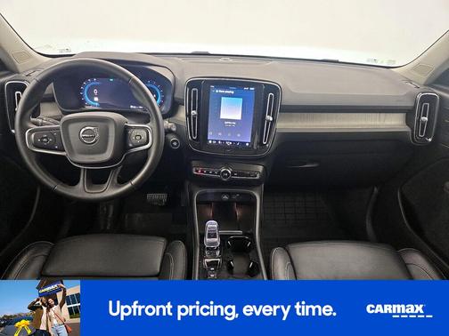 2023 Volvo XC40 B5 Plus Bright Theme