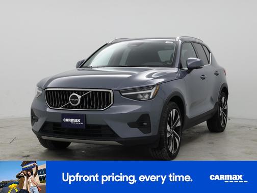 2023 Volvo XC40 B5 Plus Bright Theme