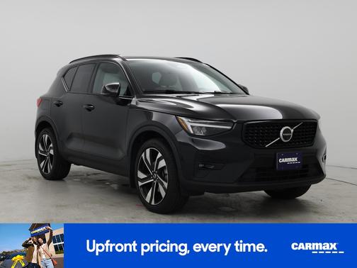 2023 Volvo XC40 B5 Plus Bright Theme