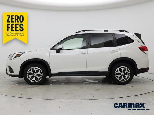 White 2024 Subaru Forester Premium